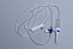 guia llave tres vias infusion 4