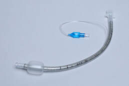 reforzado con balon tubo endotraqueal